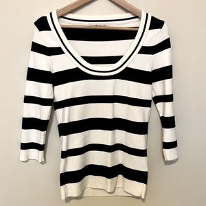 Stretchy Zara top with 3/4 arms in black/white